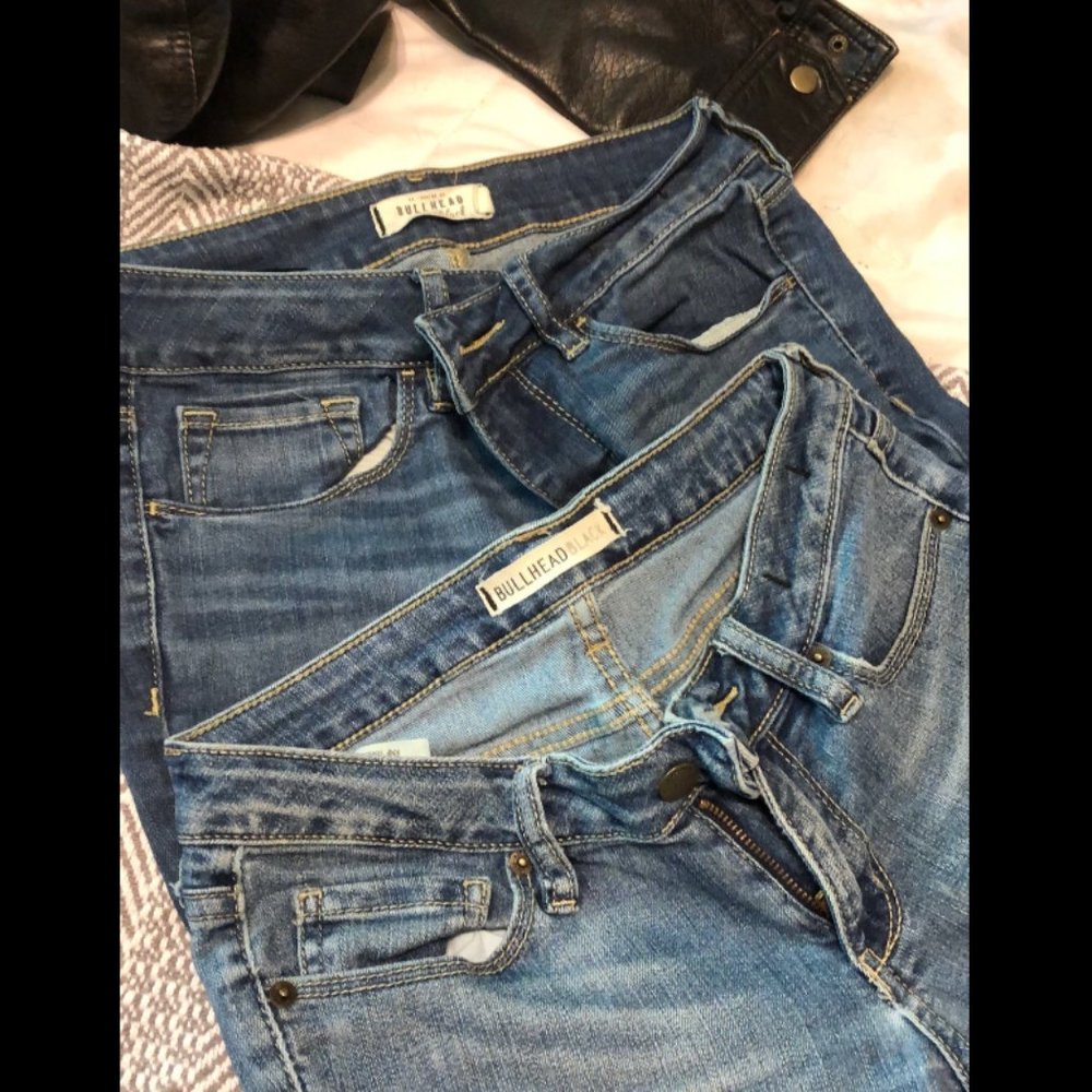Womens/Juniors Pacsun Bullhead Jeans Sz 5 set of 2